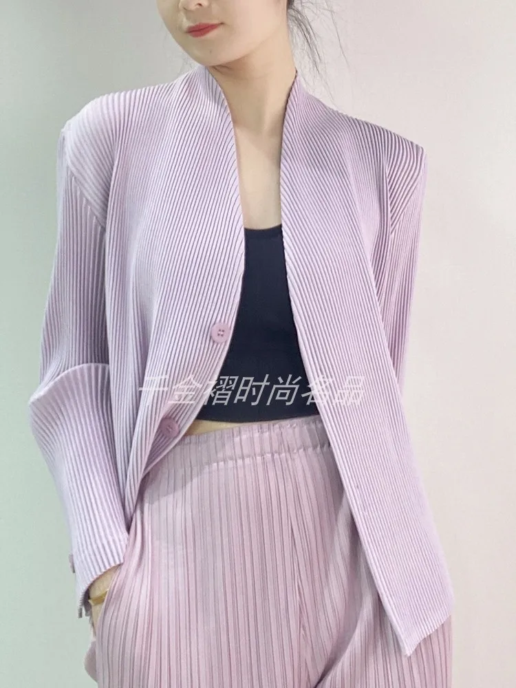 Women\'s thickened V-neck button jacket Miyake Pleated Spring new fashion slim solid color suit