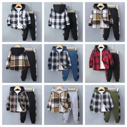 Men's and children's long sleeved checkered hooded suit
