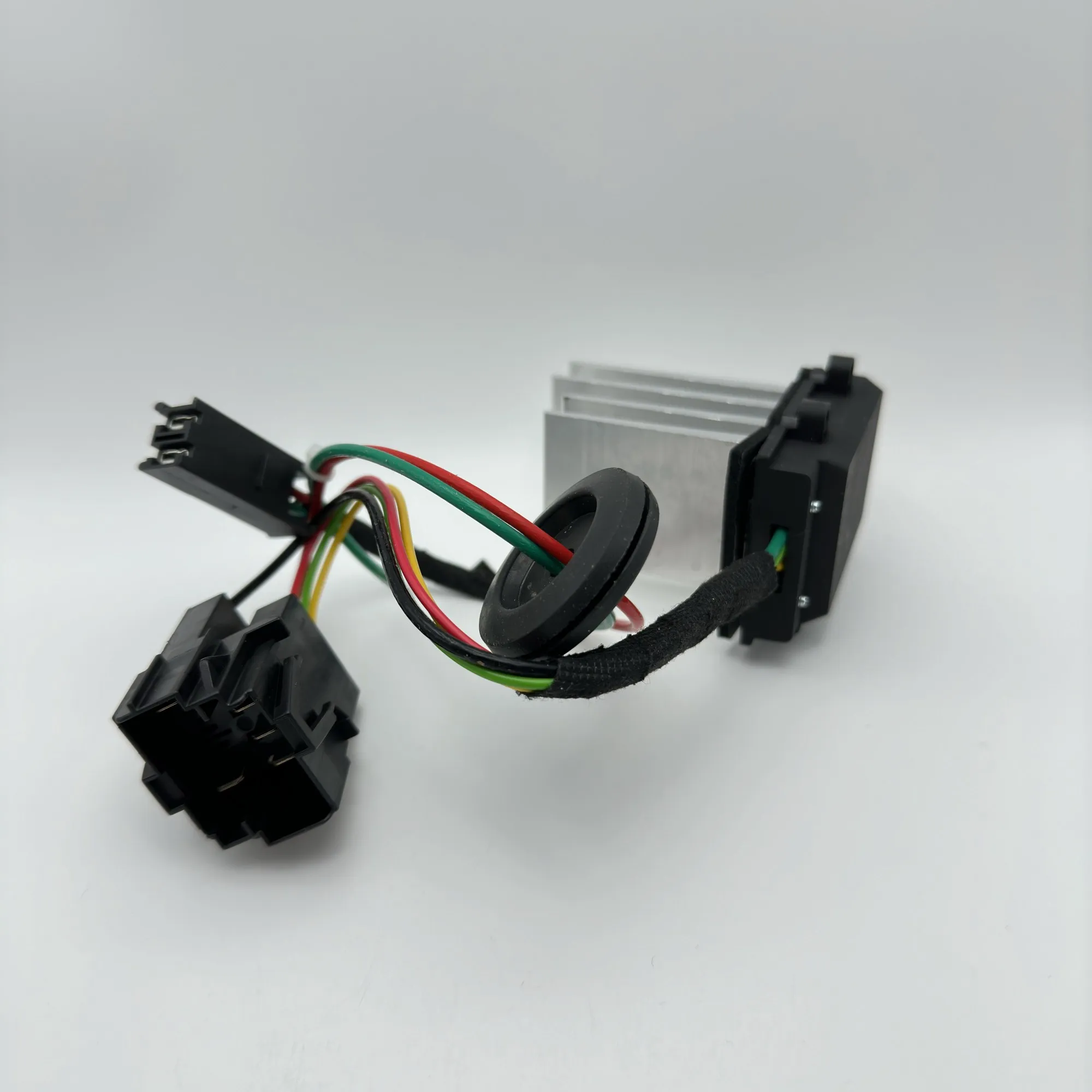 

Резистор двигателя вентилятора для 2006 2007-2008 Saab 9-5 2.3L L4 Oem Rosen68152