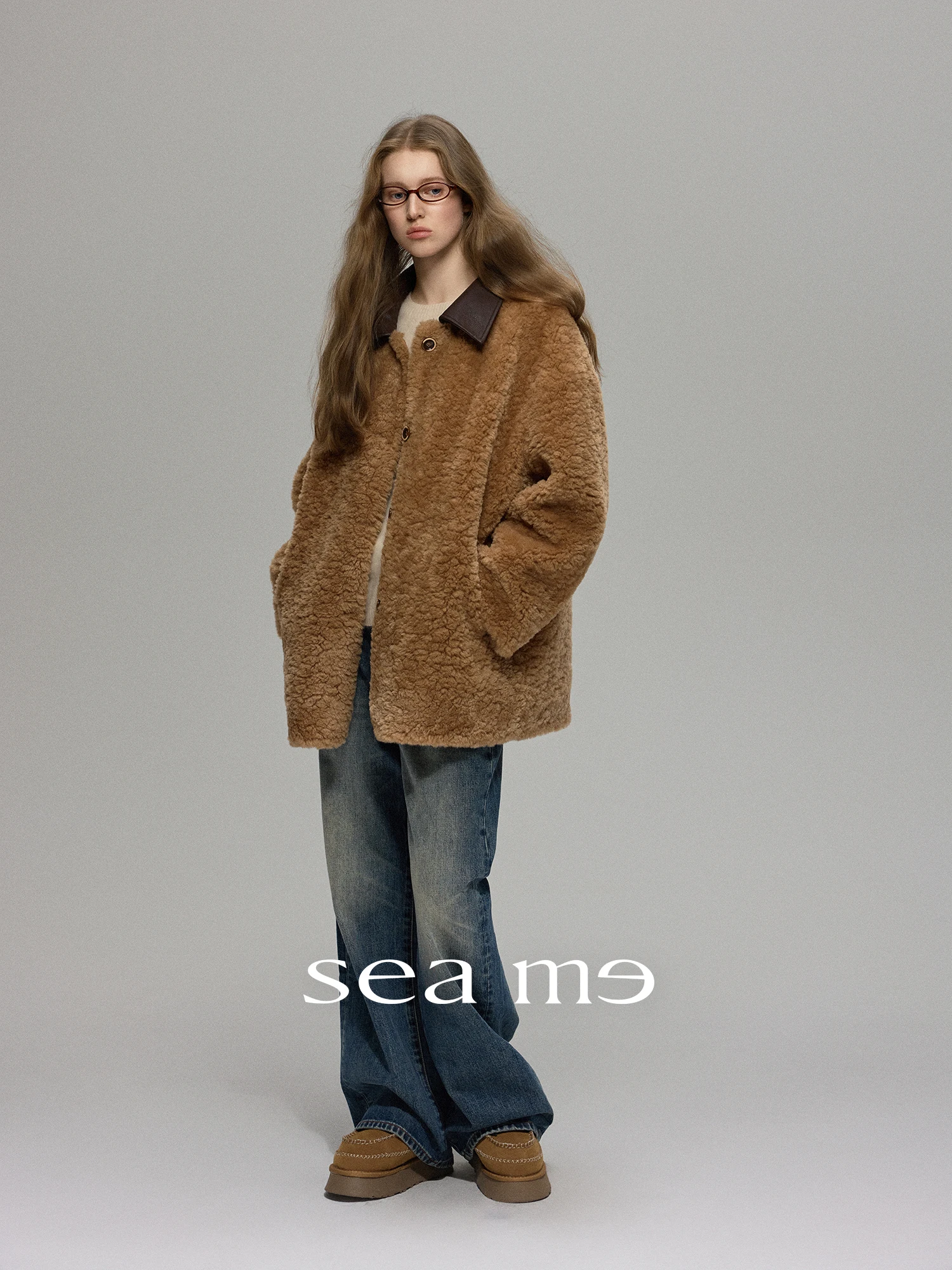 ملابس خارجية صديقة للبيئة مصنوعة من الفرو والجلد بتصميم راقي، مريحة ودافئة للشباب، مناسبة للارتداء اليومي، متوفرة بألوان متعددة ومقاسات عالمية.