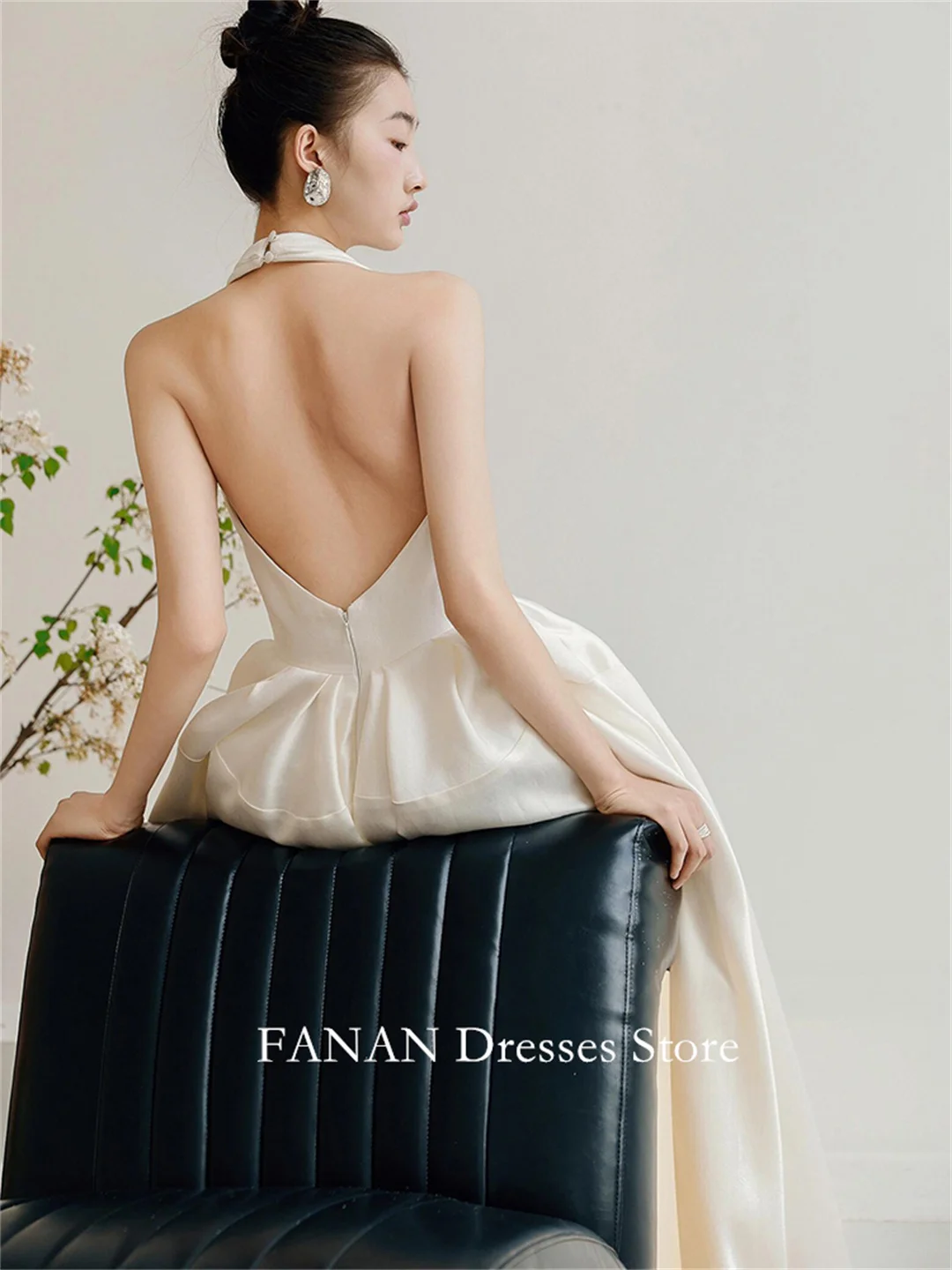 FANAN Korea Halter Neck Wedding Dresses 웨딩드레스 A-Line Morden Style Satin Sexy Backless Classic Custom Made Bride Gowns Plus Size