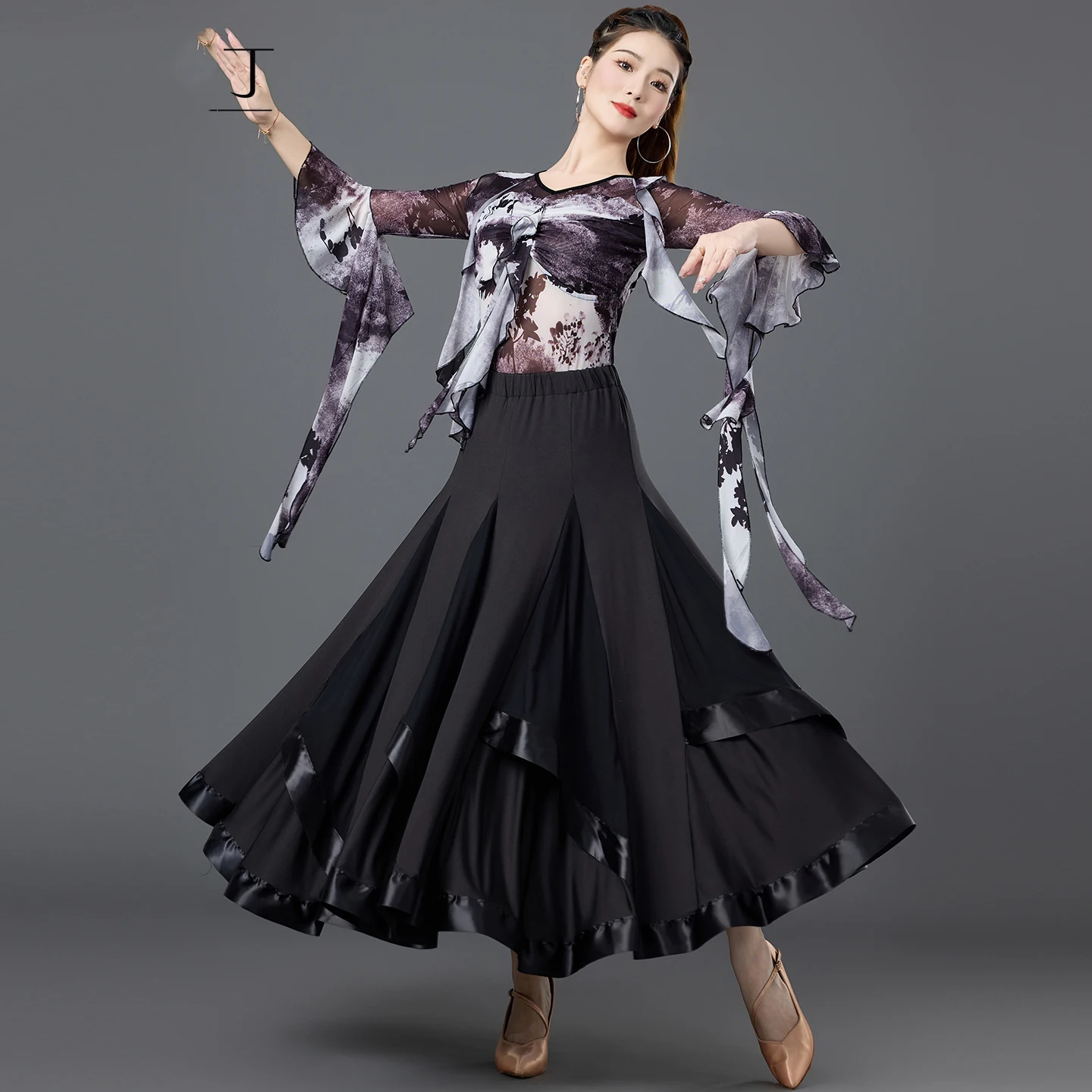 2025 delle nuove donne standard nazionali valzer sala da ballo pratica abbigliamento mezza gonna set vestito da performance di danza moderna XH3807