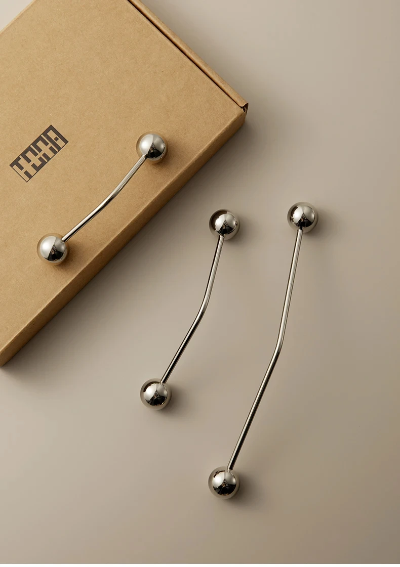 Goo-Ki ทองเหลืองการออกแบบที่ไม่ซ้ํากันเฟอร์นิเจอร์จับบาร์เงินดึง High-end ภาษาฝรั่งเศสคําลิ้นชักพร้อม Round Ball Dresser Handles