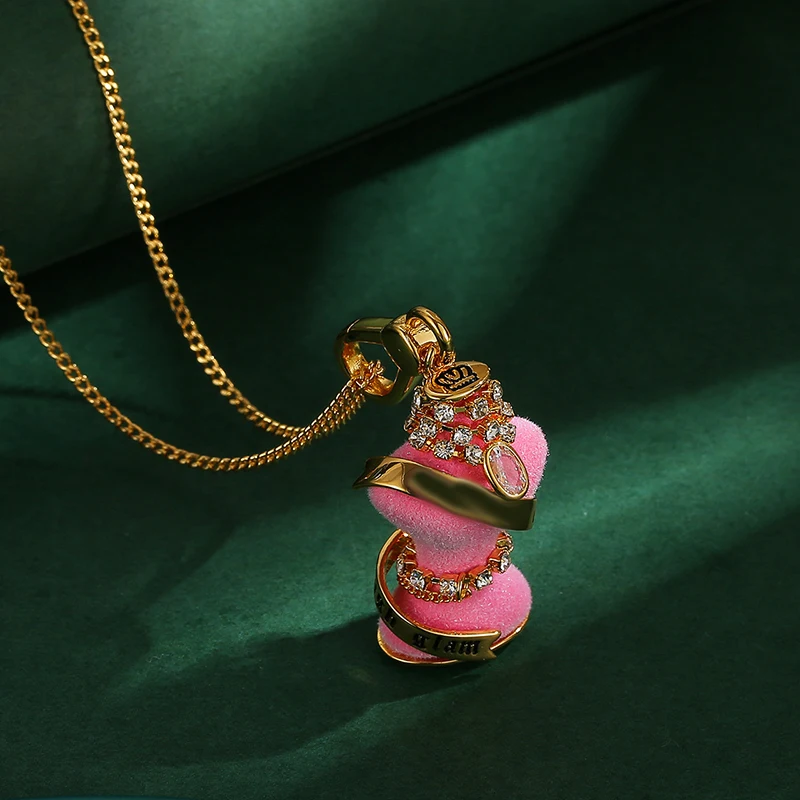 

1Pc Fashion Cute Enamel Pink Model Stand Pendant Necklace for Women Sweet Cool Party Jewelry Bag Keychain Pendant Chic Gift