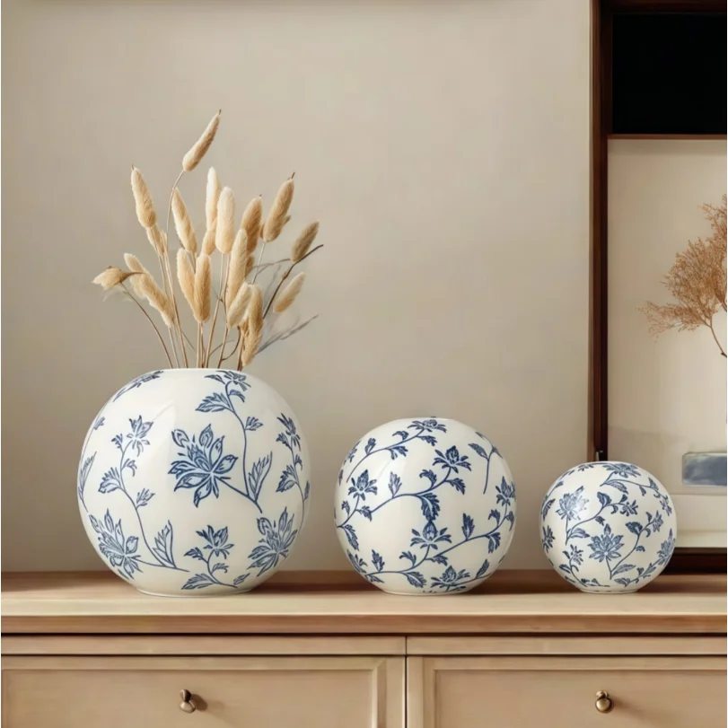 New Chinese Style Ceramic Soft Decorative Item for Living Room Entrance Retro Blue and White Porcelain Vase with Flower Insertio