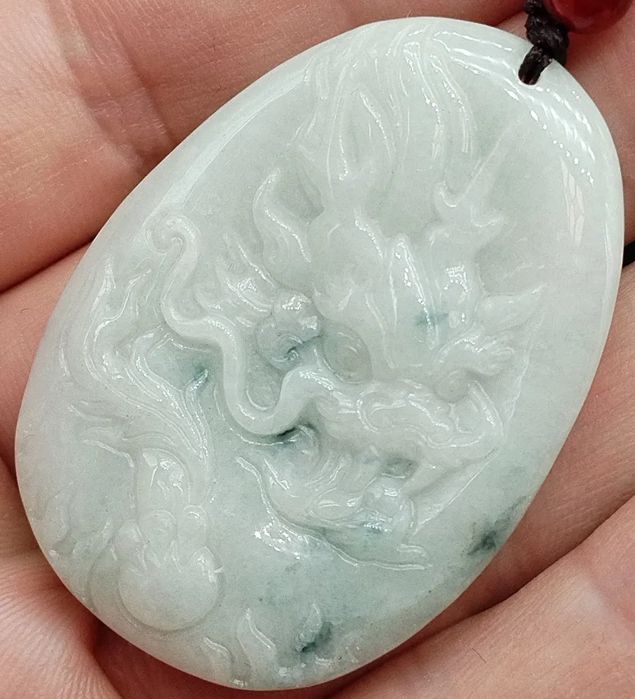 Certificado 100% natural tipo A Jade Jadeite pingente de cabeça de dragão esculpido à mão fina