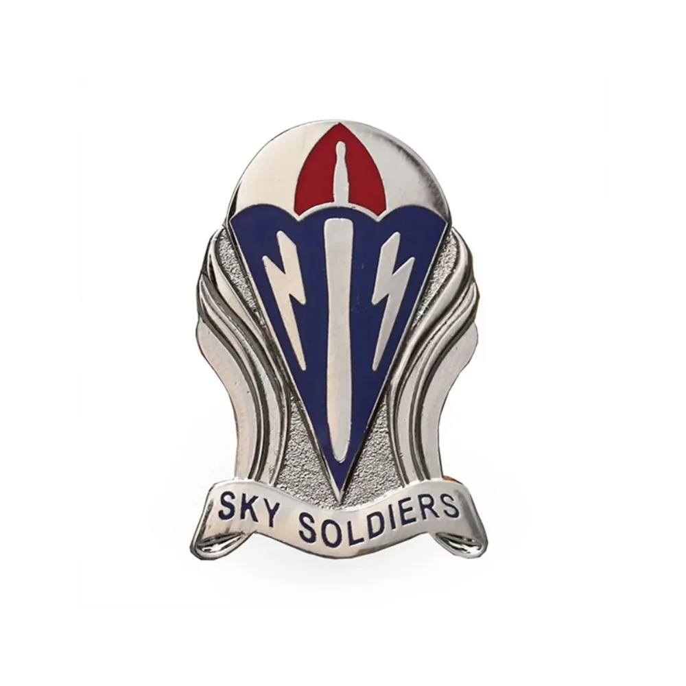 

1pc 173rd Airborne Brigade Combat Team Unit Crest Medal of US Army Brooches, Suitable for Bag Clothes jackets and Hat Decoration