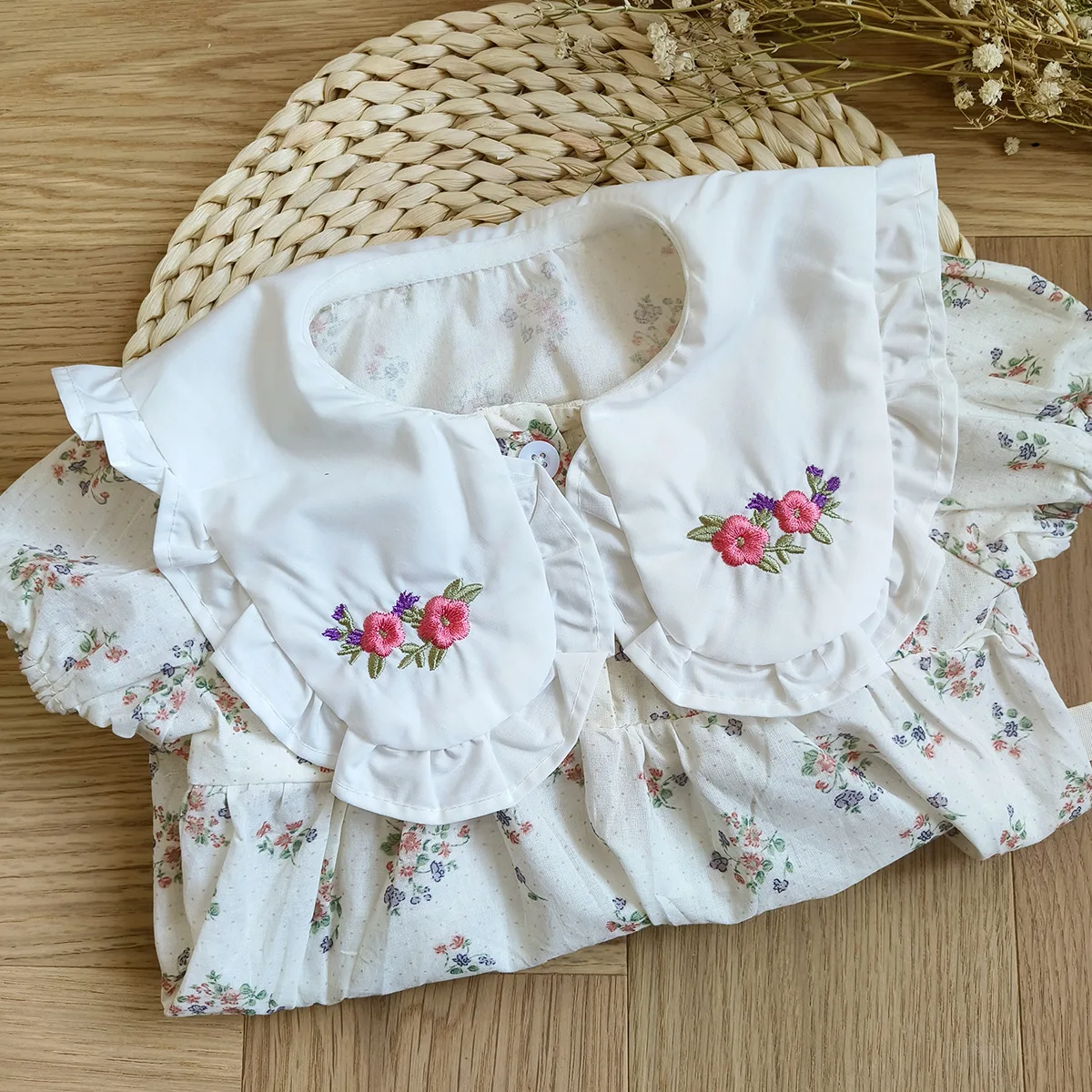 2024 Stylish Baby Summer Romper: Floral Print, Triangle Bib, Embroidered Large Collar, Short-Sleeved Bodysuit for Baby Girls