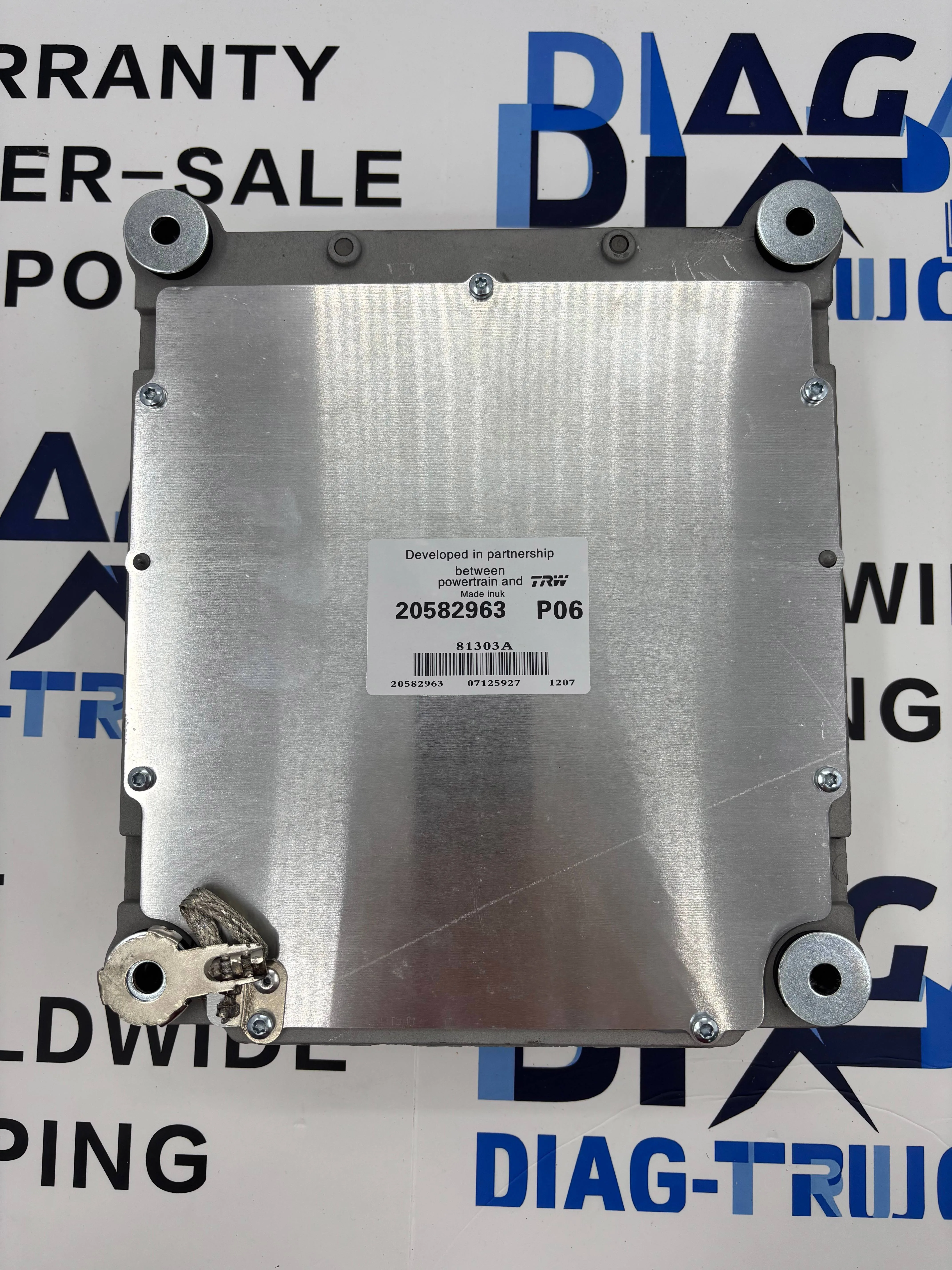 

Высококачественный контроллер 20582963 VOE20582963 с программой для генераторов Penta D12 (двигатели TAD1241GE, TAD1242GE, TWD1240VE)