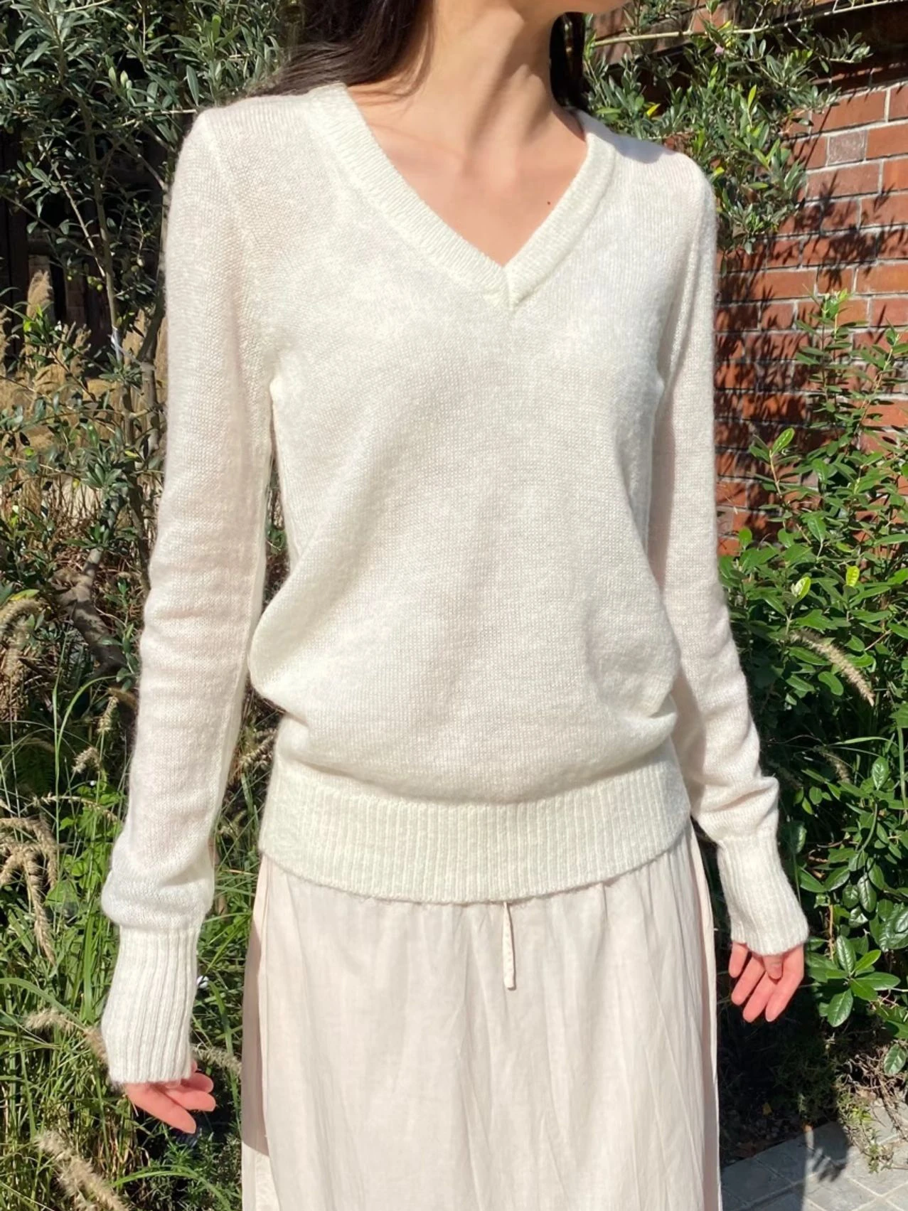 سترات نسائية محبوكة متينة للخريف بياقة على شكل حرف v وأكمام طويلة بلوفرات قطنية نسائية غير رسمية بسيطة ومريحة على طراز بريبي ملابس علوية جديدة #2