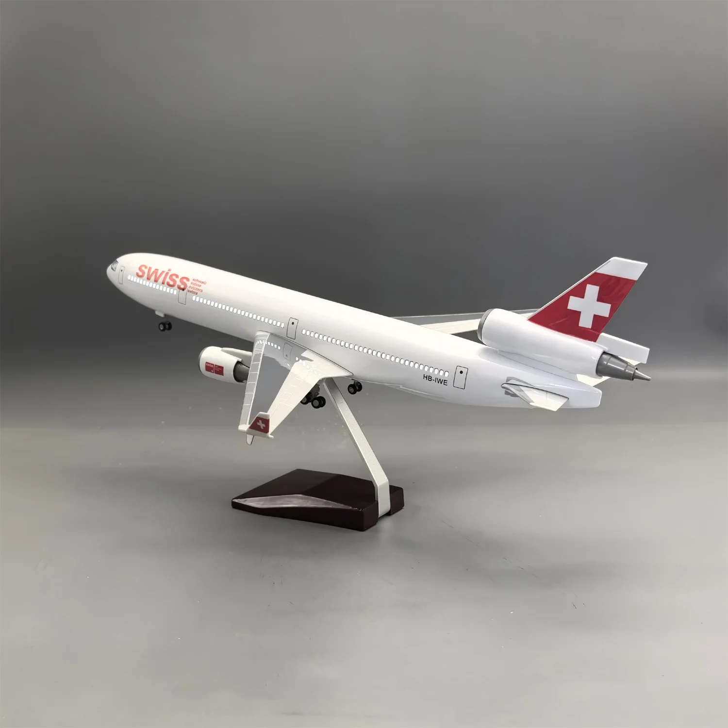 Swiss Airline MD11 Model Airplane Diecast 1/85 Scale Plane 47CM Adults Fun Resin Collectible Mminiatures with Light Wheel Landin