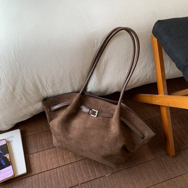 

Practical Crossbody Bag With RFID Blocking Pocket And Anti Theft Design Secure Urban Travel