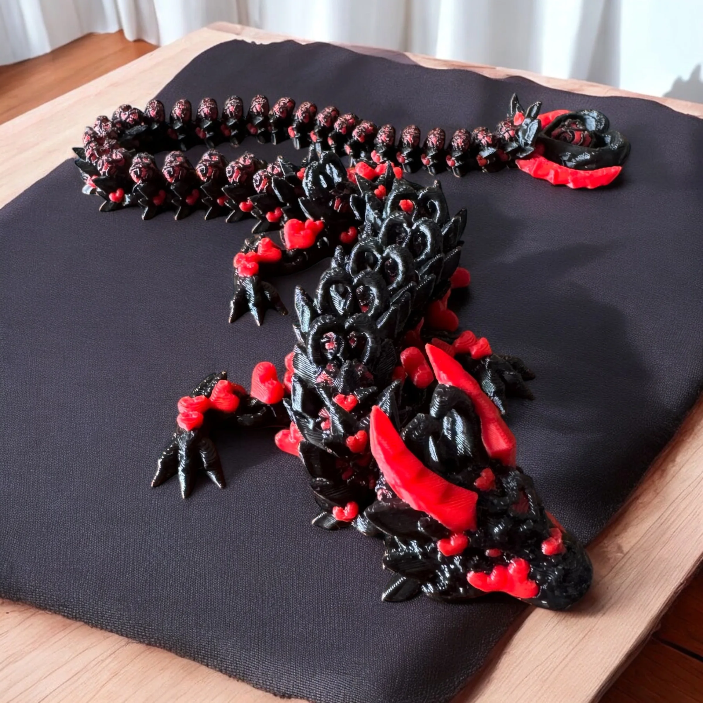 1 Piece Black and Red Heart-Shaped Dragon Ornament, Heart-Shaped Dragon Decoration Craft, Fish Tank Landscaping Decoration, Bedroom Desktop Decoration