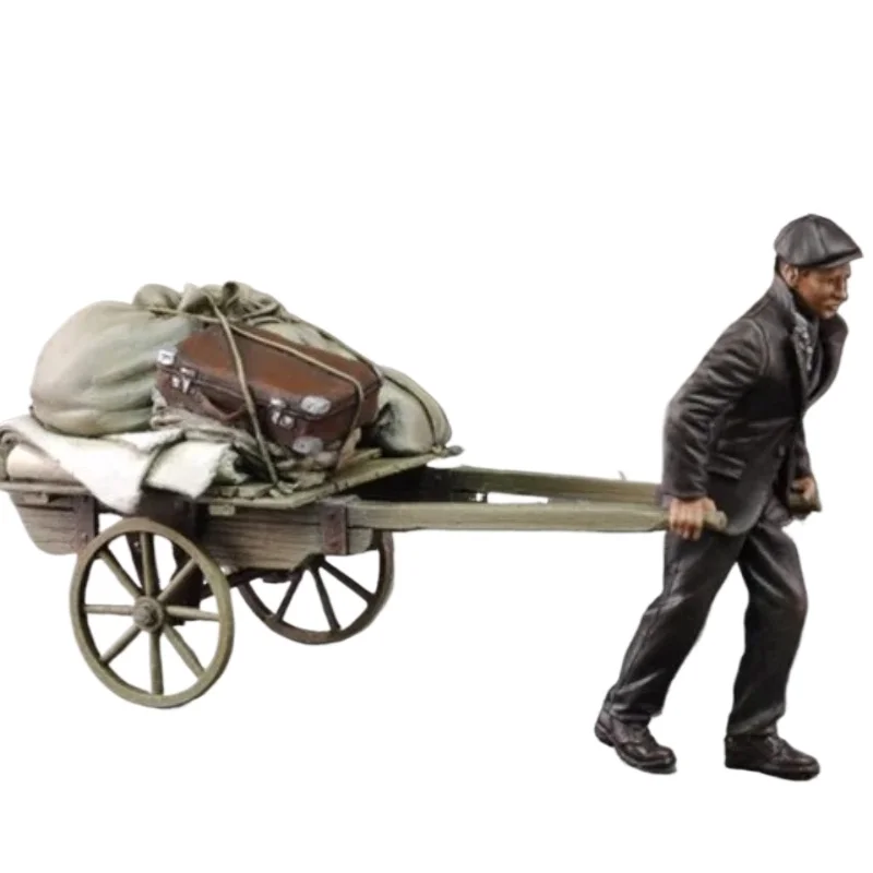 1/35 Scale Resin Figure Model Kits Evacuees Pulling Carts Military Miniature Figurines Unassembled and Unpainted 746