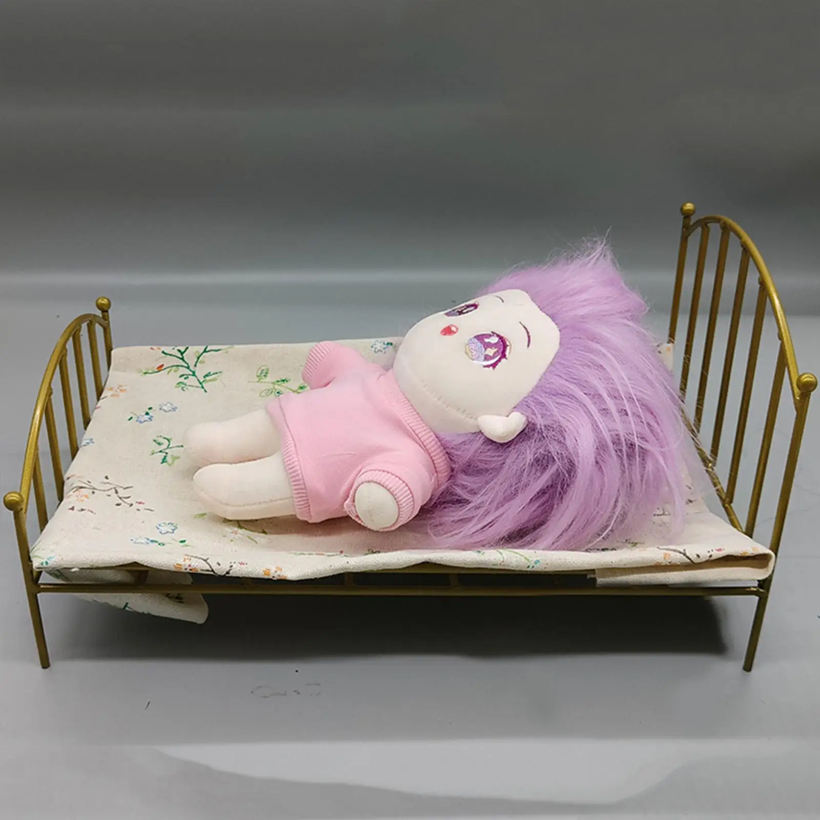 

1:12 Scale Iron Doll House Bed Furniture for Micro Landscape