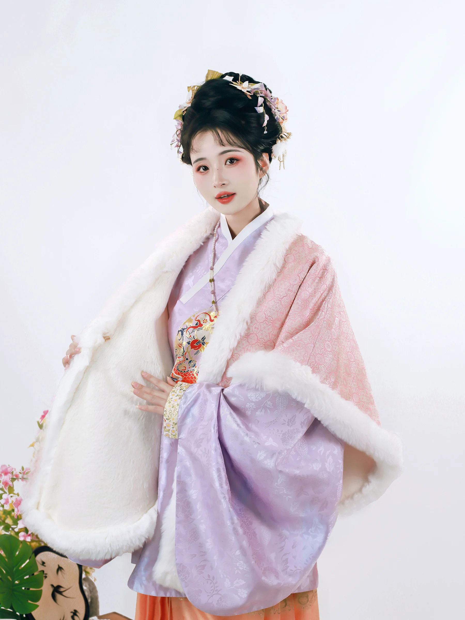 Elely Dopasowany płaszcz z plisowaną spódnicą z brokatu Sichuan dla kobiet, modna odzież wierzchnia Hanfu idealna na jesień.