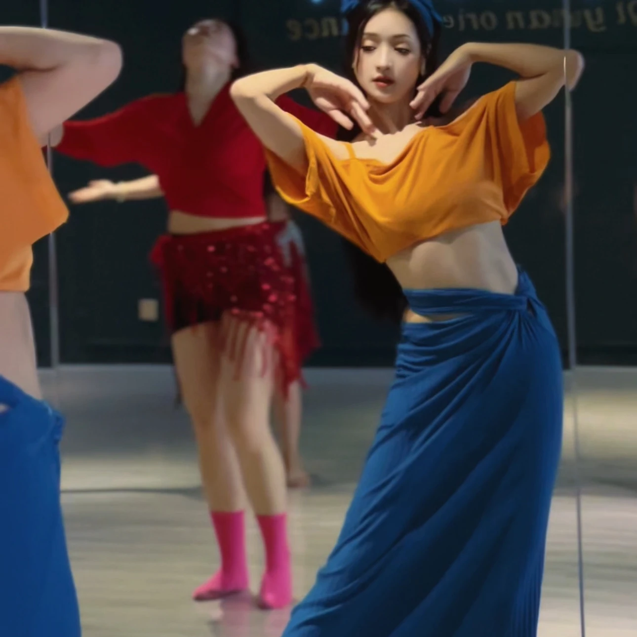 새로운 BellyDance 세트 공연 의상 여성 섹시한 기질 연습복 성인 오리엔탈 댄스 전문 훈련 복장