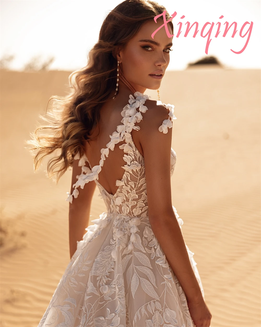 Maßgeschneiderte exquisite Tüll-Brautkleider für die Schwerindustrie, luxuriöse, ärmellose Boho-Brautkleider mit V-Ausschnitt, erdiges Hochzeitskleid