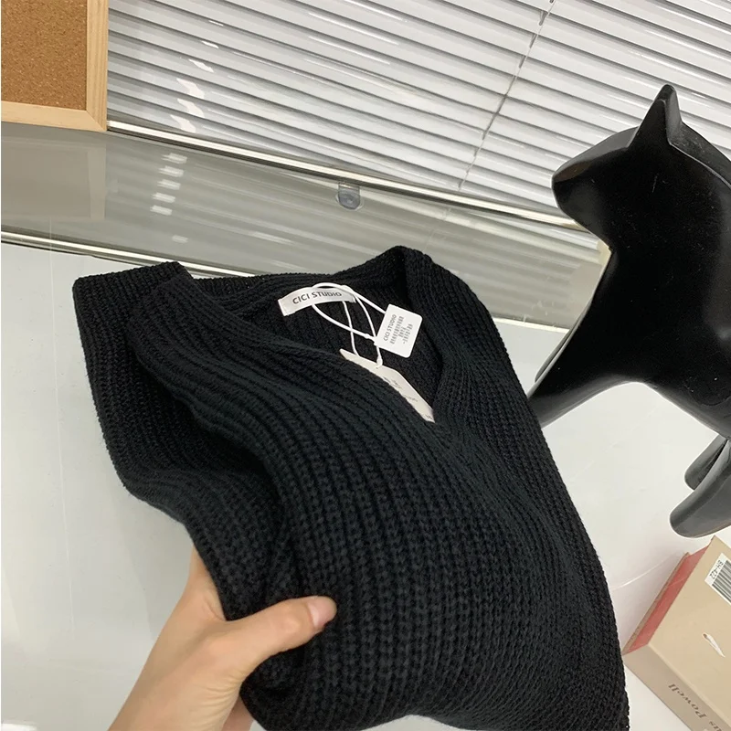 黒のゆったりとしたVネック長袖ニットウェア女性の2023新しい怠惰なスタイルの高級感のあるトップス甘いスタイル無地ラウンドネック