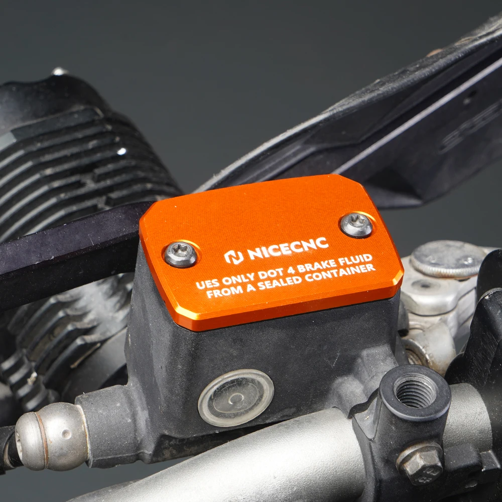 

For 2016-2019 KTM 1090 Adventure R Brake Master Cylinder Cover Lid Cover for KTM 690 SMC R 2019-2021 690 Enduro R 2014-2021