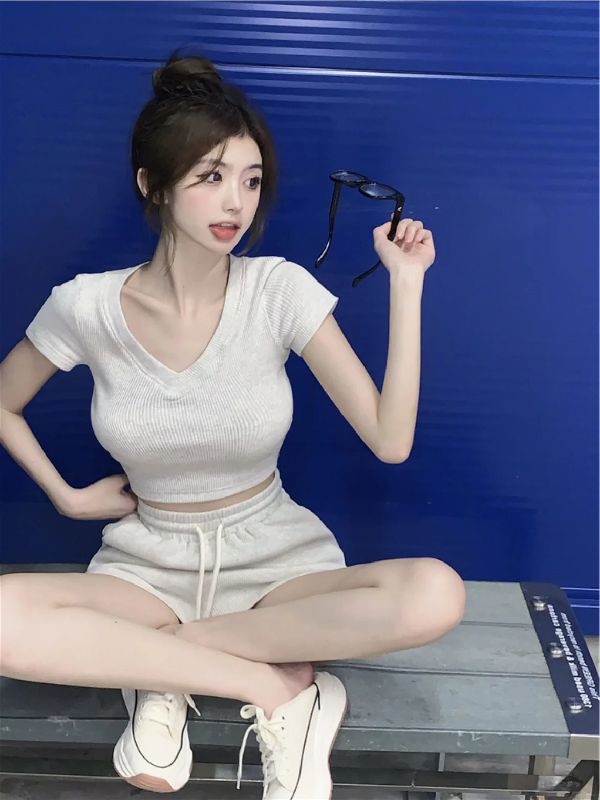 

Spicy Girl ort Sve T-irt Women's Summer Korean Sle Casual Slim Fit ort Length V-Ne Base irt Faion Set