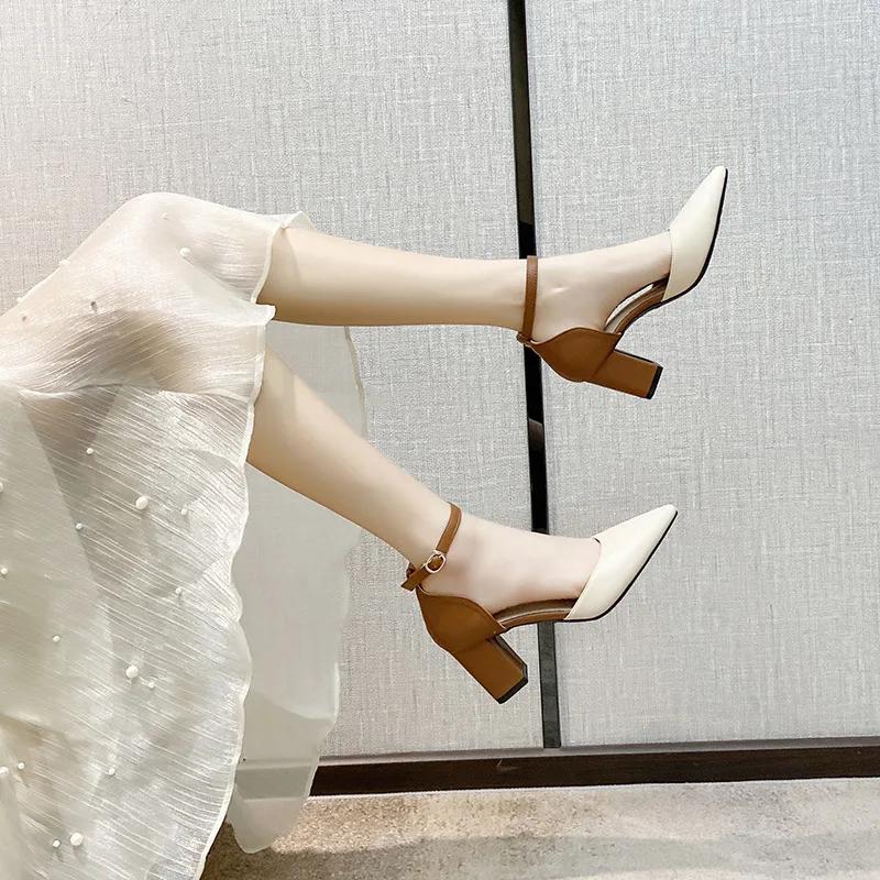 2025 New fashion trend, versatile for spring and autumn, lightweight, mid-heel, chunky, single-toe shoes, pointed high heels