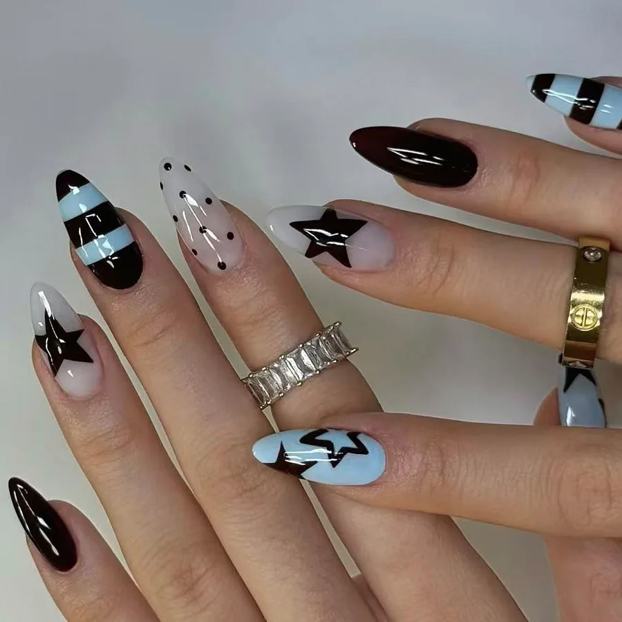 24pcs uñas postizas almendra medianas con diseño de rayas, estrellas y lunares, francesas negras, tips desmontables para arte de uñas 5