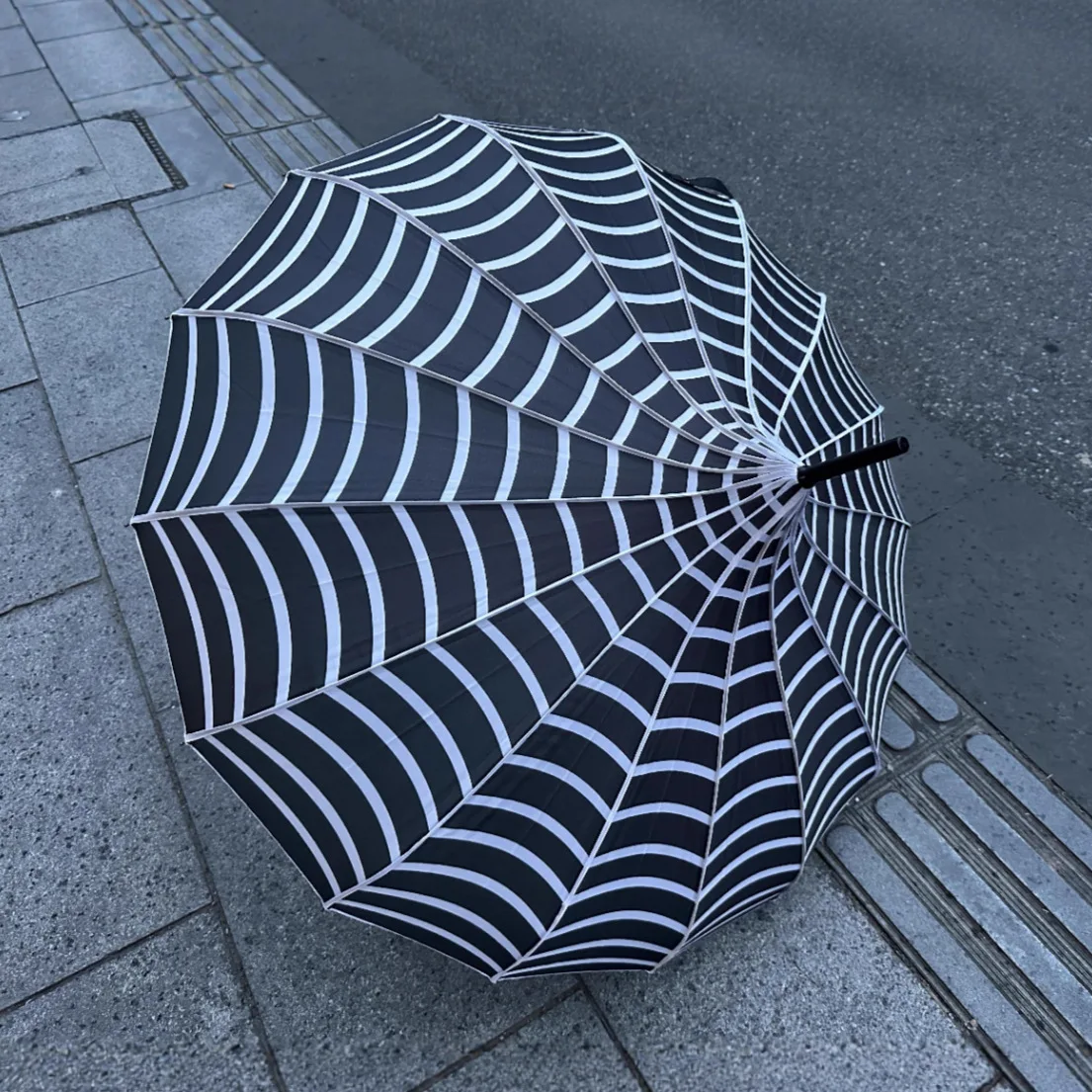 

16 bone spider pagoda umbrella, high-end palace style French long handled curved hook umbrella