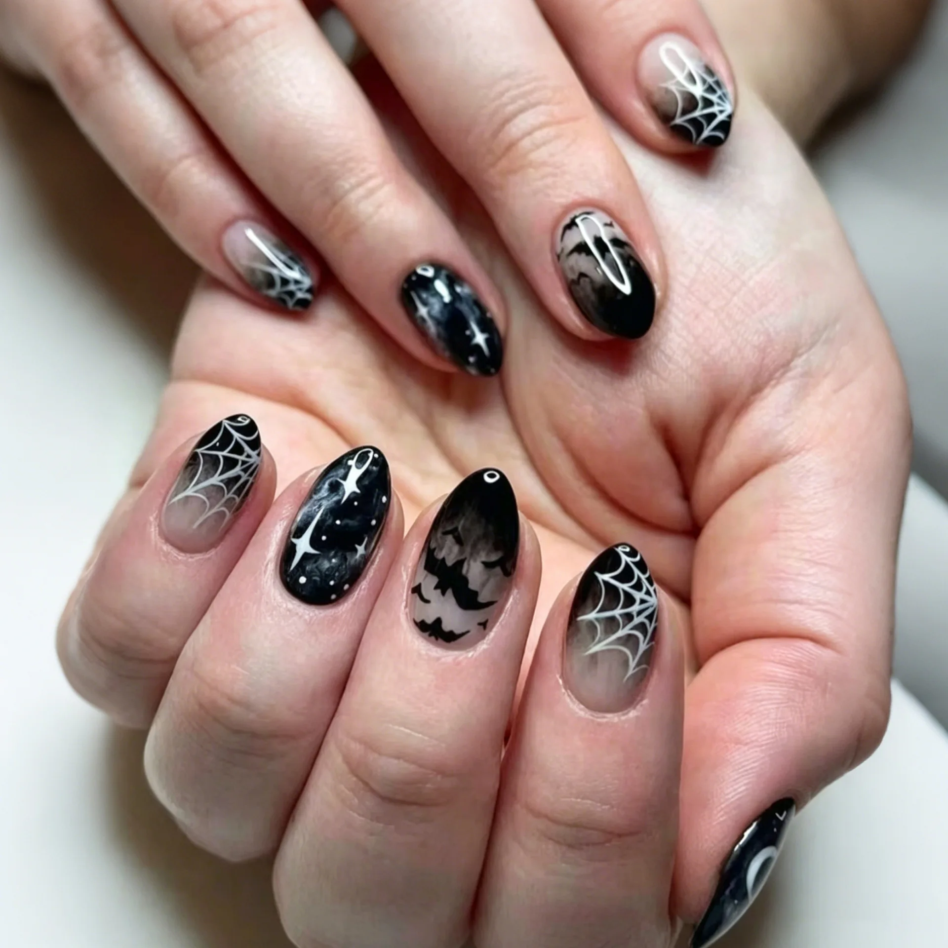 24Pcs Short Almond Press on Nails Tips Black Gradient Bat Spider Net Fake Nail Halloween Reusable Acrylic Full Cover False Nails