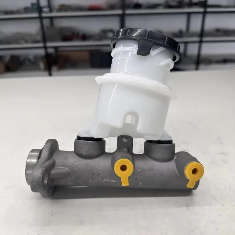 1. Brake Master Cylinder OE 8‑94113‑582‑0 8941135820 Auto Brake Replacement Component Suitable For Isuzu TFR Holden RODEO