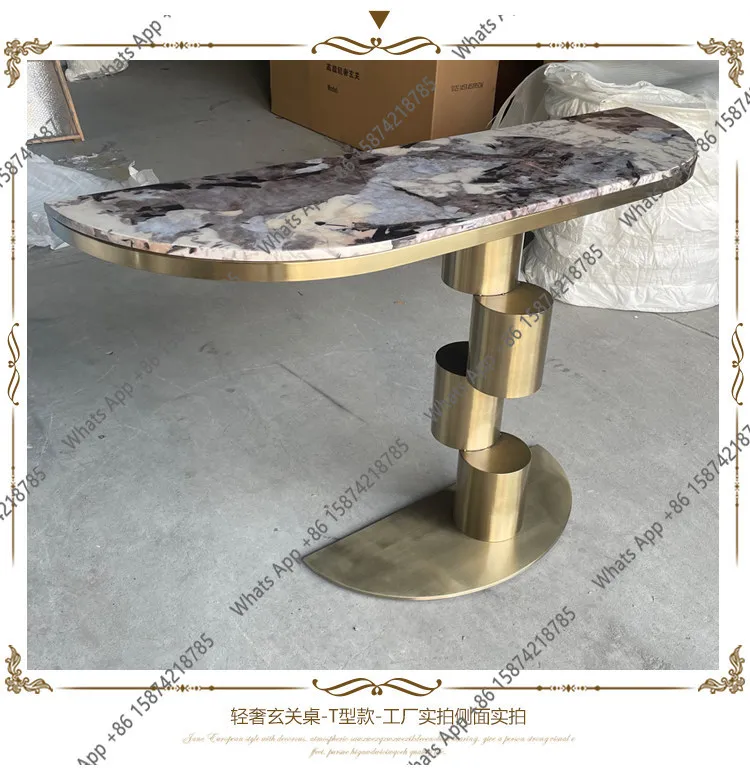 F facing the door, Entering the door, rock slab porch table, light luxury against the wall, luxury atmospheric stainless steel