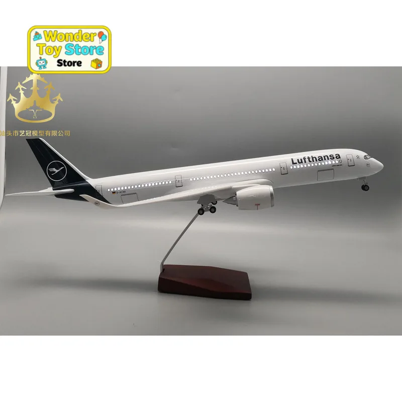 

Lufthansa Airbus A350 Airplane Model With LED Lights And Wheels Static Simulated Desktop Ornament For Aviation Collectors