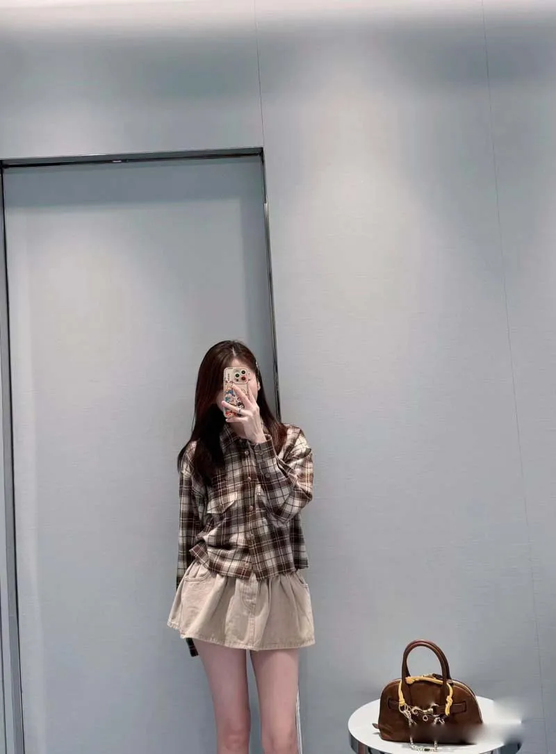 

College style women's shirt, fashionable, exquisite, simple workwear, pocket plaid lapel top, versatile shirt