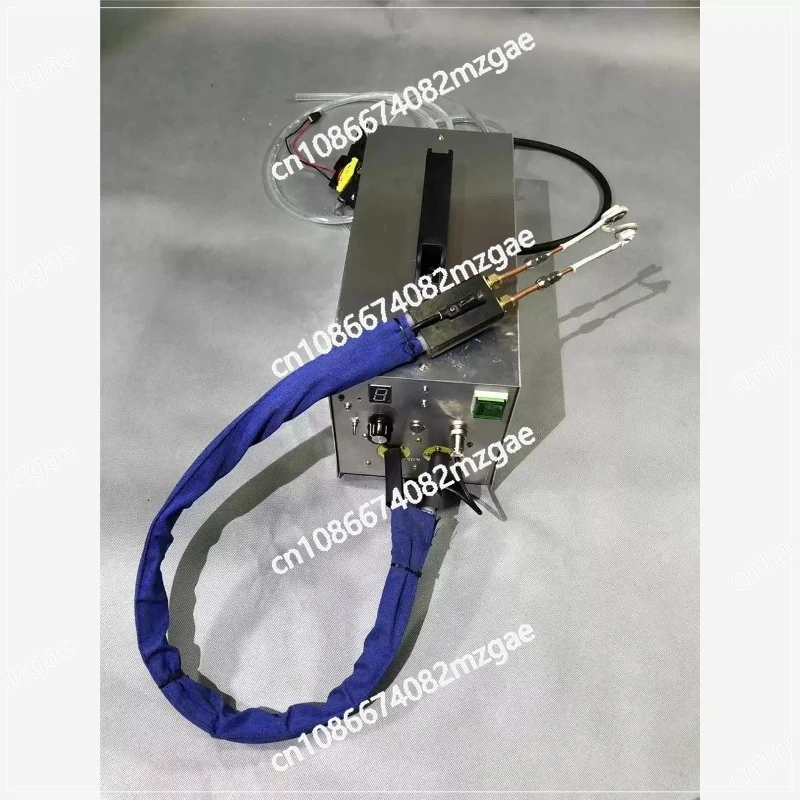 

Portable Induction Heater Handheld High Frequency, Copper Aluminum Iron Pipe Welding Machine for Metal Fabrication