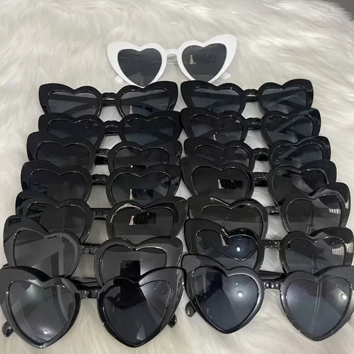 Imagen 2 del producto 15 gafas en forma de corazón perfectas para despedidas de soltera, bodas, cumpleaños y regalo más ideal para parejas y amigos.