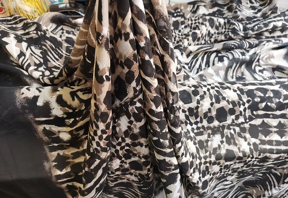 1 Meter X 1,35 Meter Schwarzbrauner Leoparden-Seidenchiffon 100% Natürliche Seidenchiffon-Stoffe aus Maulbeerseide – Detail 8