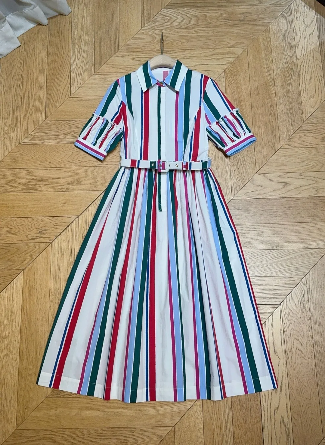 2025 Summer Hot - sprzedaż na AliExpress! Wysokiej klasy sukienka koszulowa w kolorowe paski. Wykonane w 100% z czystej bawełny, aby oddychać i jazda na nartach