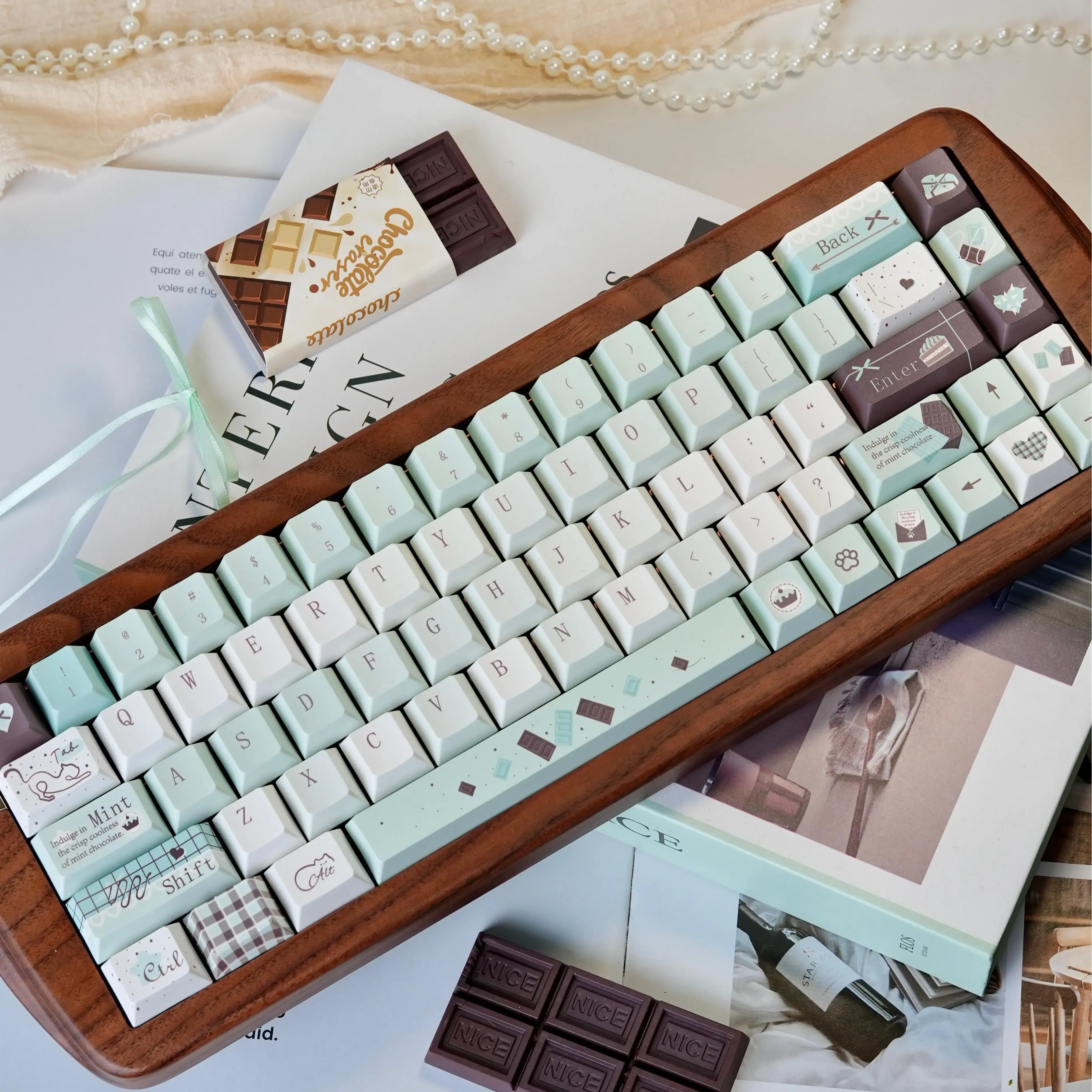 

Cat thin clever original keycap custom keyboard keycap magnetic axis cute personality PBT five-sided sublimation keycap