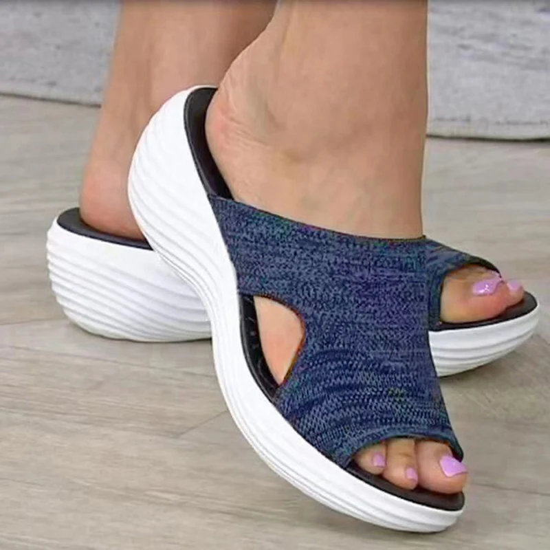 Sandálias de verão para mulheres, sapatos elásticos de verão com saltos baixos, chinelos leves, slip-on