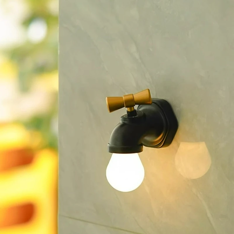"A torneira da minha casa brilhouá" lâmpada de cabeceira recarregável com luz noturna abstrata criativa como presente de aniversário para um amigo