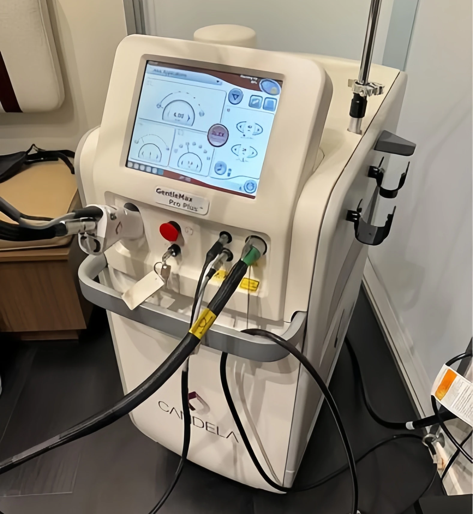 Hair Removal Alexandrite 755nm 1064nm Long Pulse Sapphire Handle Fiber Optic Skin RejuvenationMachine