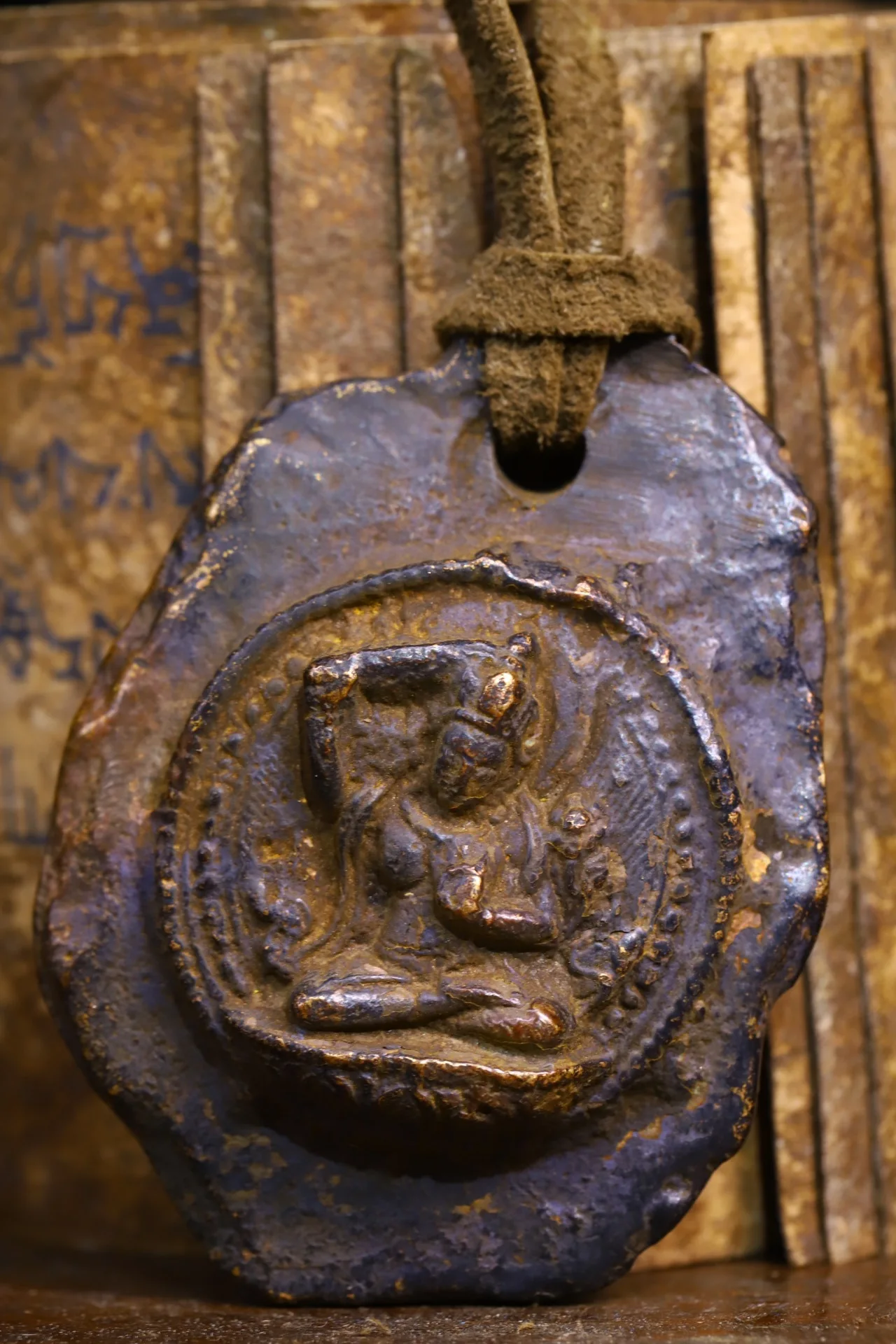 

3"Tibetan Temple Collection Old Bronze Cinnabar Manjushri Bodhisattva Buddha Card Pendant Amulet Dharma Town house Exorcism