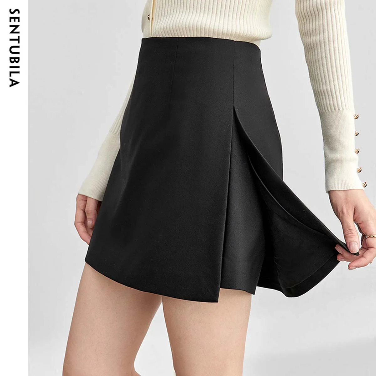 SENTUBILA Women Black Shorts Skirts 2025 Summer Fashion Commute A-Line Twill Side Slit Elegant Sexy Dating Shorts 151K57967