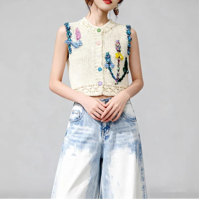 

New Spring and Autumn Youthful Sweet Color-Block Round Neck Button Knit Vest Sleeveless Women's Sweater