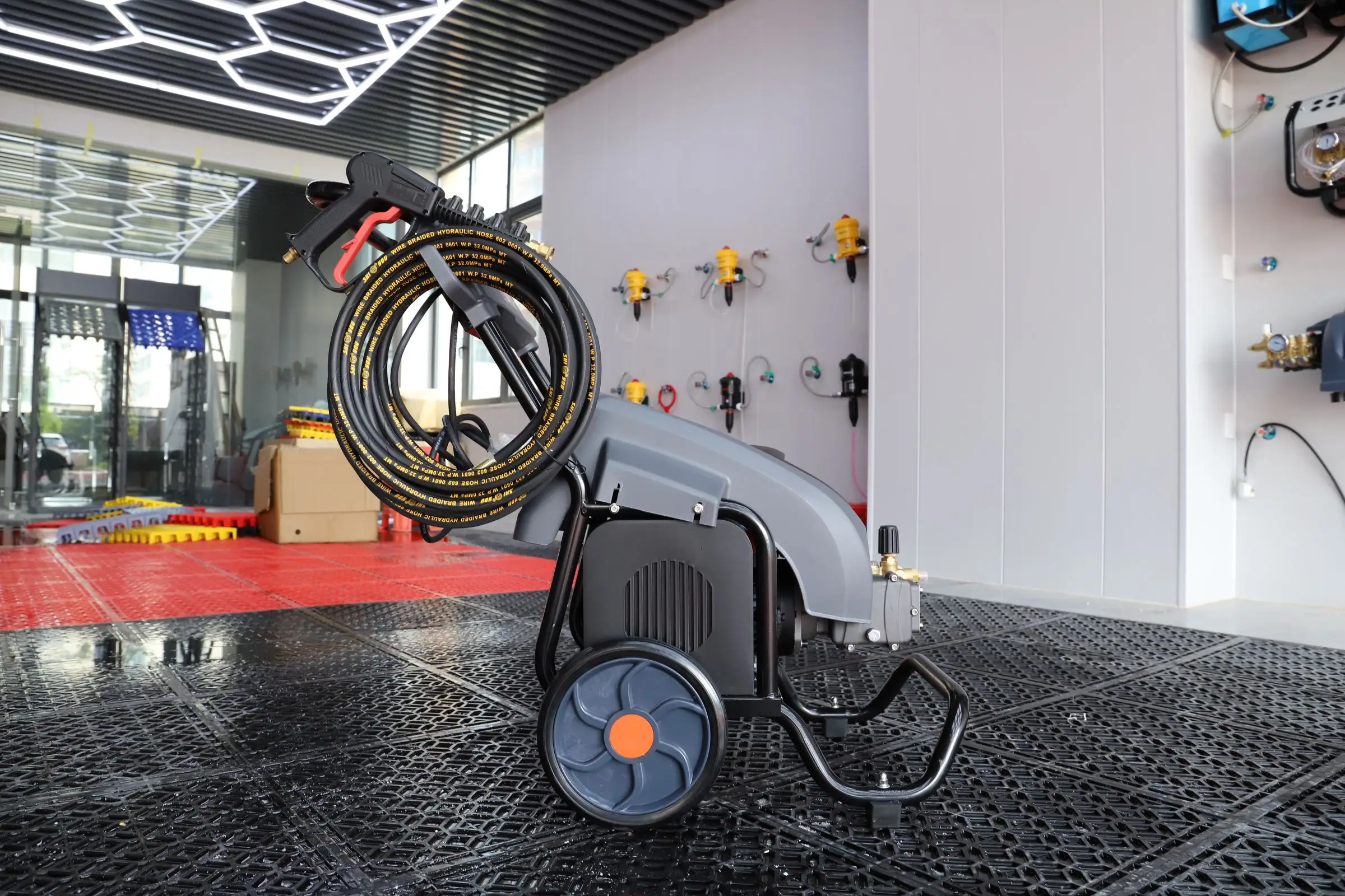 High Pressure Car Wash Truck System For Detail Cleaning
