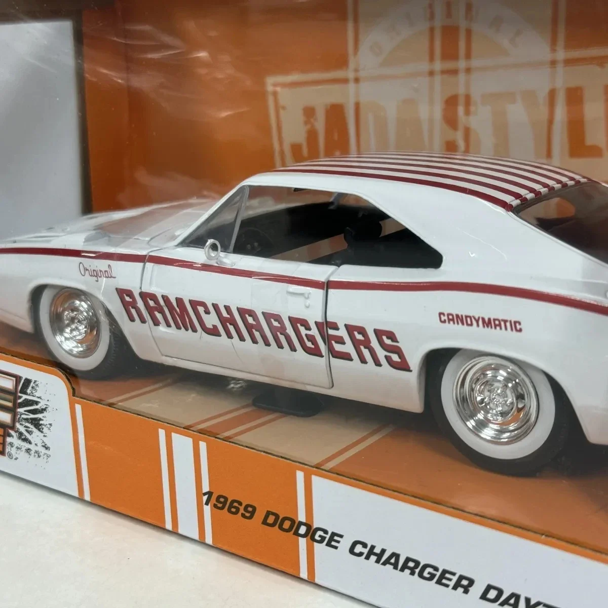 1:24 1969 Dodge Charger DAYTONA High Simulation Alloy Car Model Collectible Toy Gift Souvenir Display Ornament J357