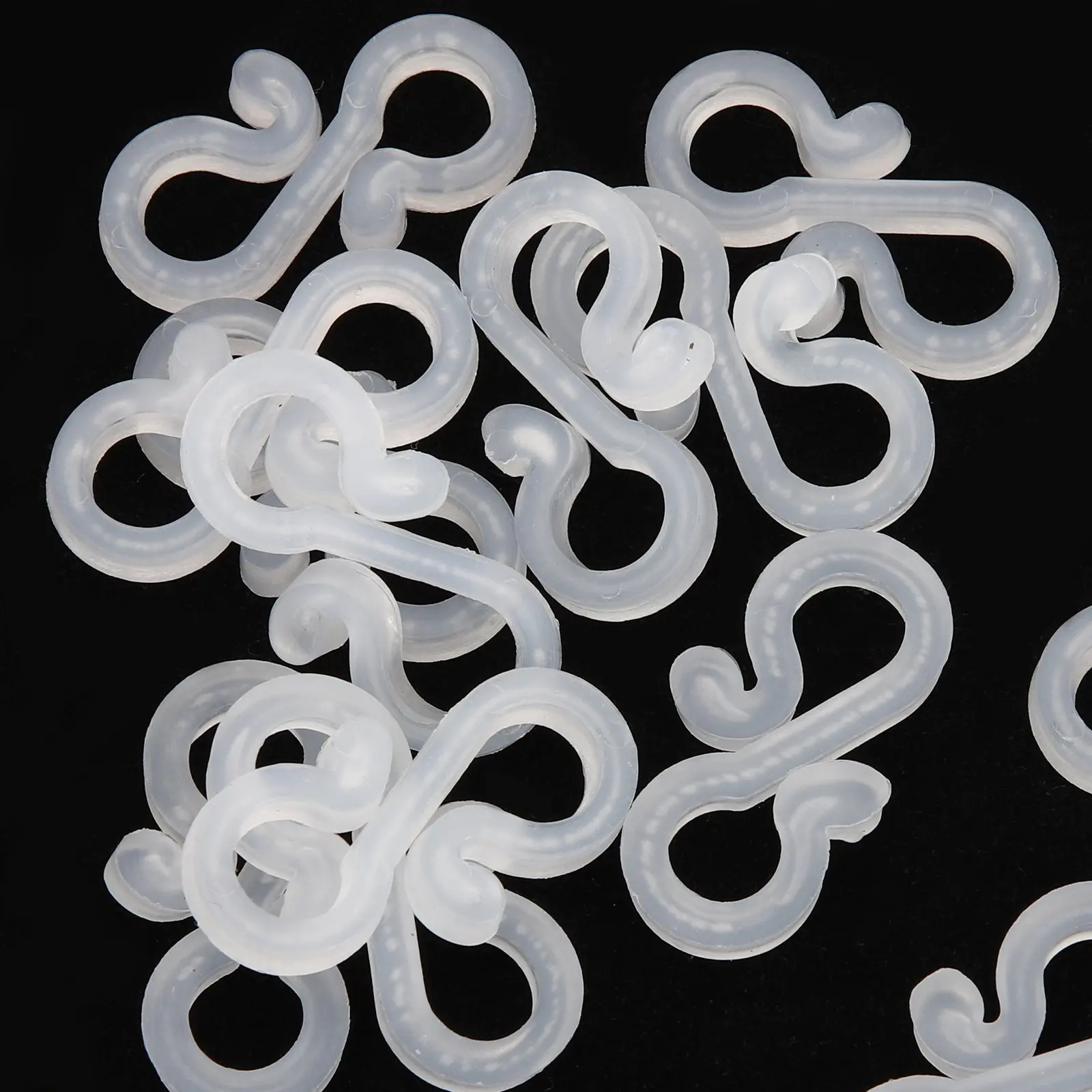 100Pcs Gutter Clips for Christmas Lights Outdoor Light Hooks LED String Clips for Gutters Windows Doors Beams Trees view 5