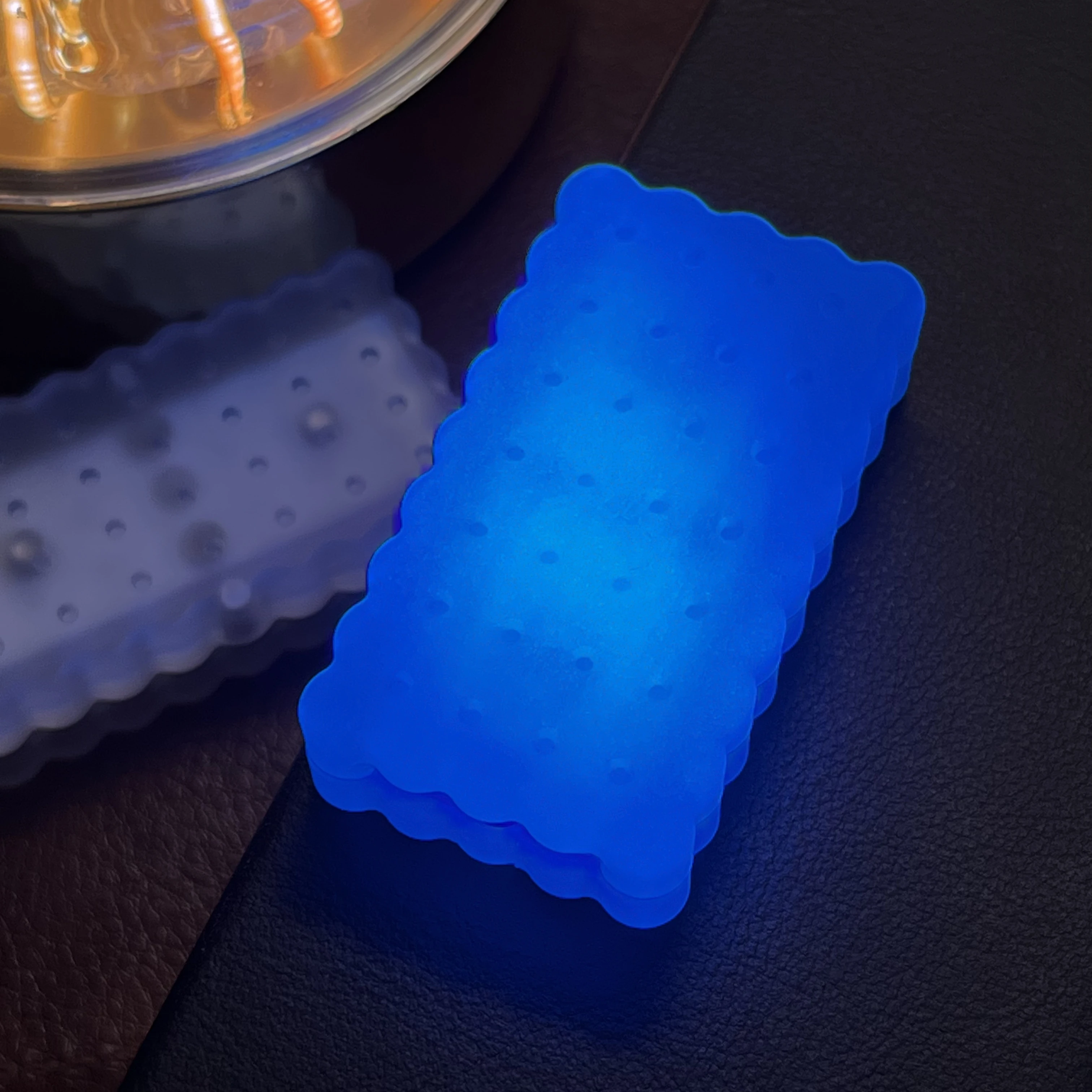 HalooPlayer Biscuit Fidget Toy Slider Toys Spinner and Stress Reliever Fidgets Antistress Anxiety Toy Metal Autismo EDC