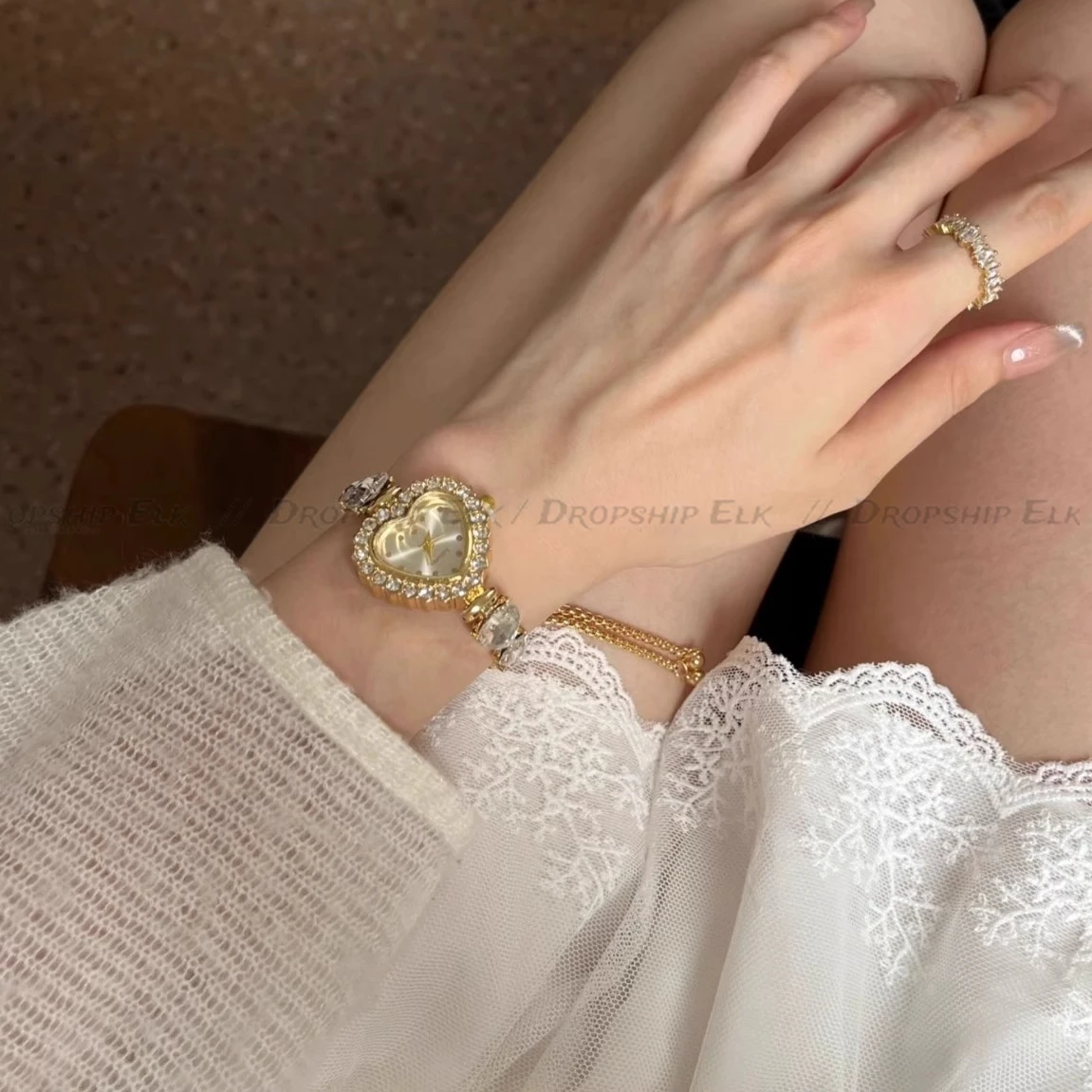 Exquisite Diamond Heart Women Watch Luxury Sparkling Bracelet Quartz Wristwatches Adjustable Strap Reloj Mujer Elegante