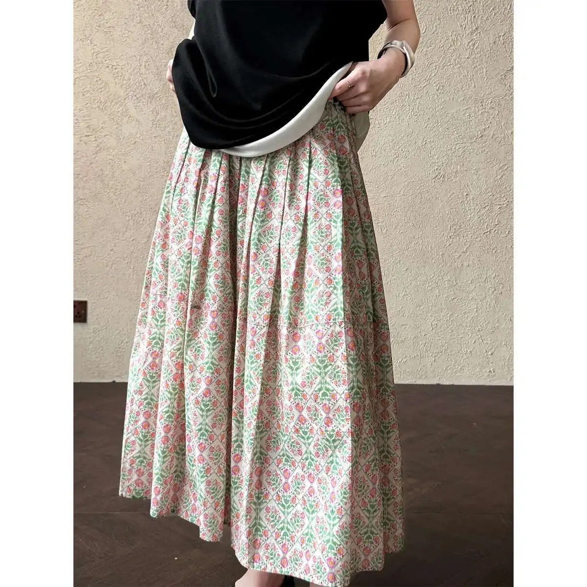 

Casual Floral Skirt with a Large Swing for Spring and Summer, New Korean Version with a Sense of Drape, Elastic Waist, Pleated